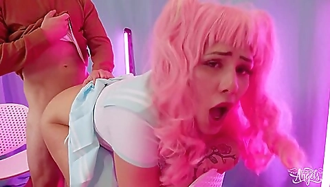 She loves to fuck with a hot pussy