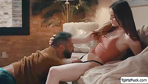 Top-d fest & huge tits